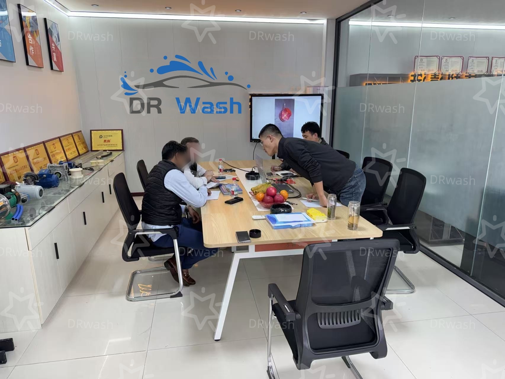 American Client Visits Our Factory and Places Big Order for Automatic Car Wash Machines